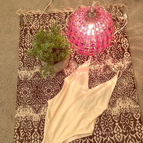 ❌BODYSUIT❌ - Picture 1 of 3